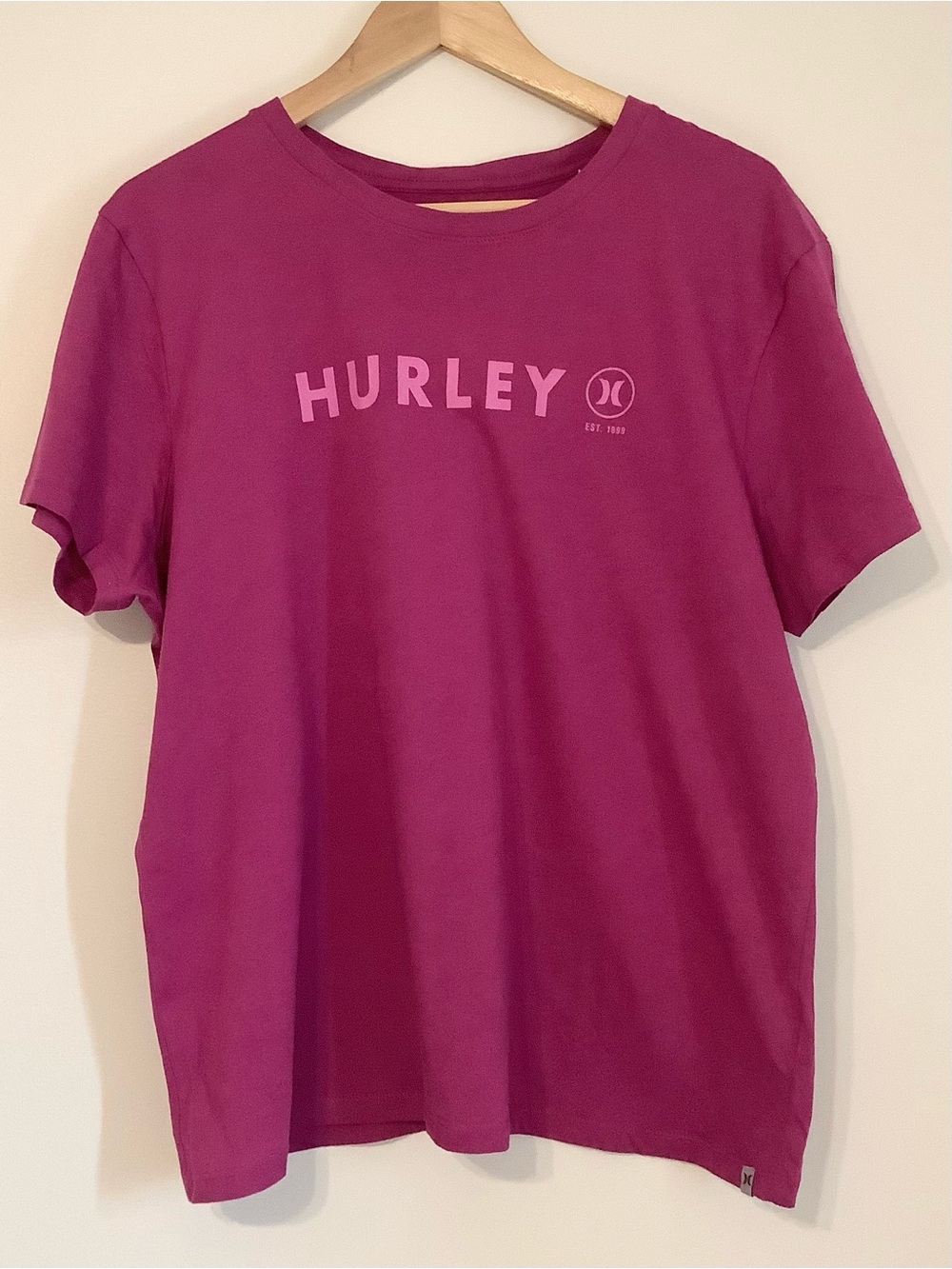 NEW Hurley Women’s Pink Logo Short Sleeve Tee Shirt Sz. XL
